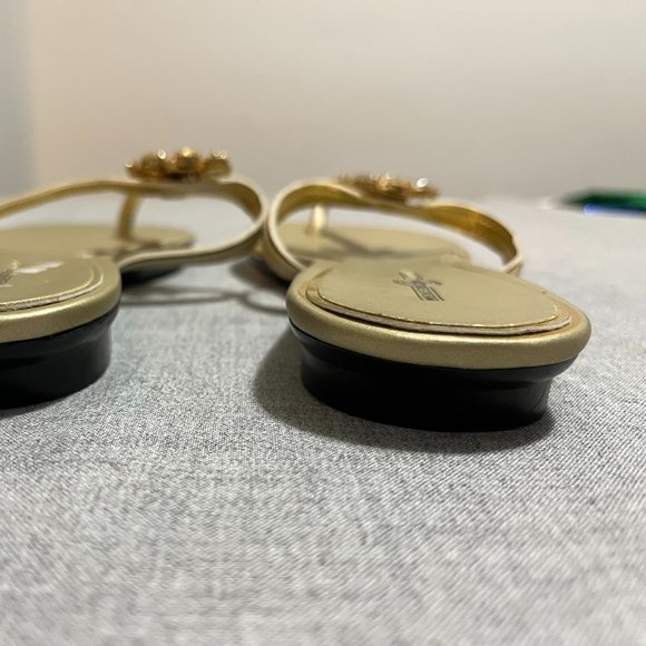 Premiere Collection Women's Gold Tone Bedazzled Sandals Flip Flops Size 8.5 - Picture 5 of 10